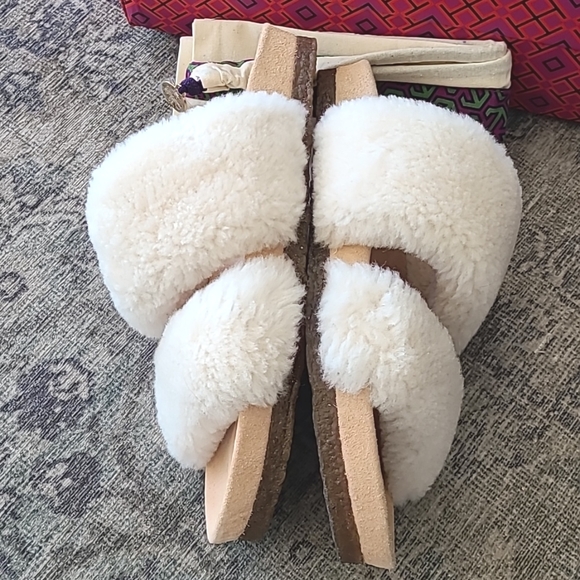 Tory Burch Sheldon Shearling Slides - Picture 3 of 8